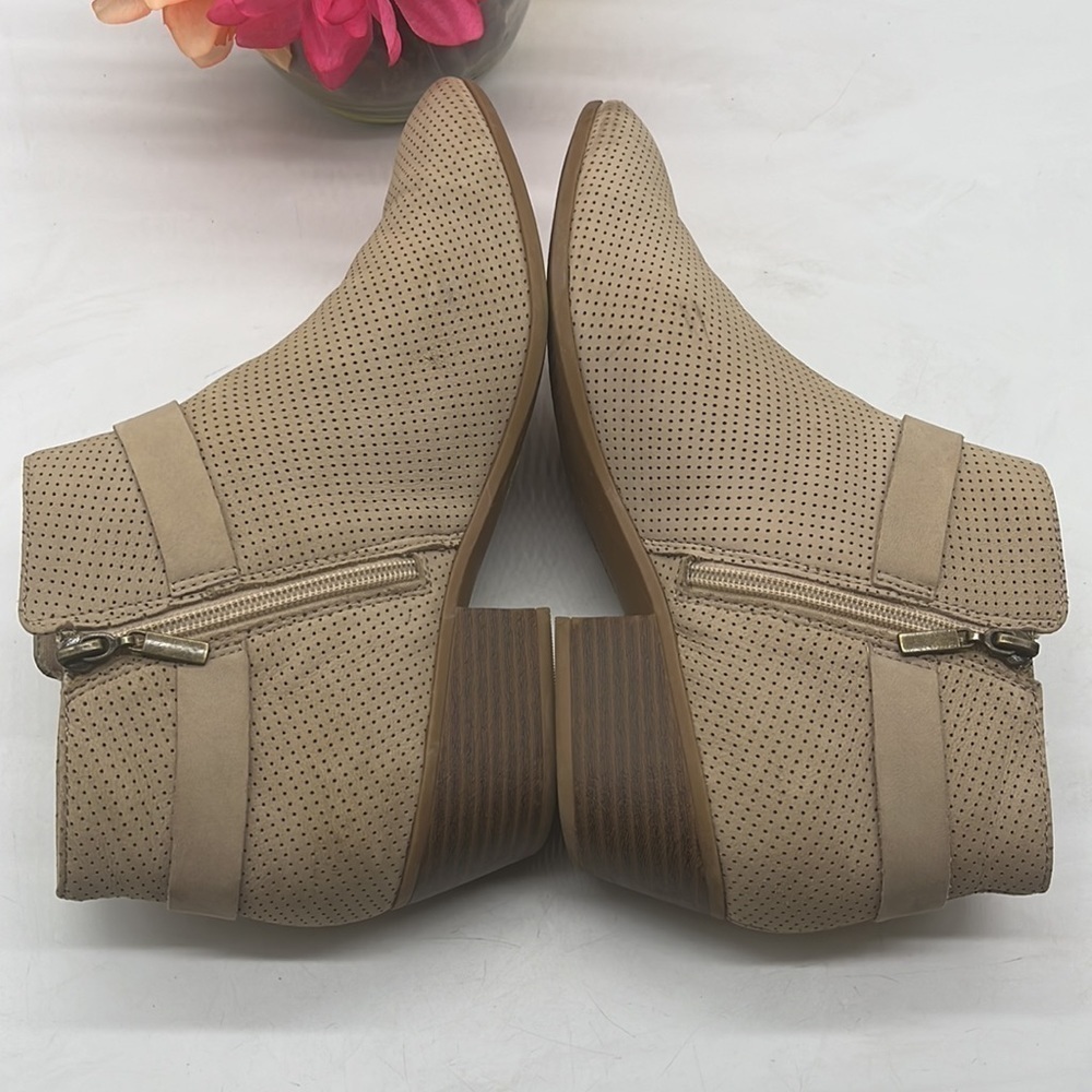 Clarks Collection Tan Leather Ankle Bootie Sz 7.5. MCA1886G - Picture 5 of 9
